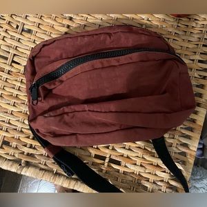 - LIKE NEW Baggu Fanny Pack Maroon